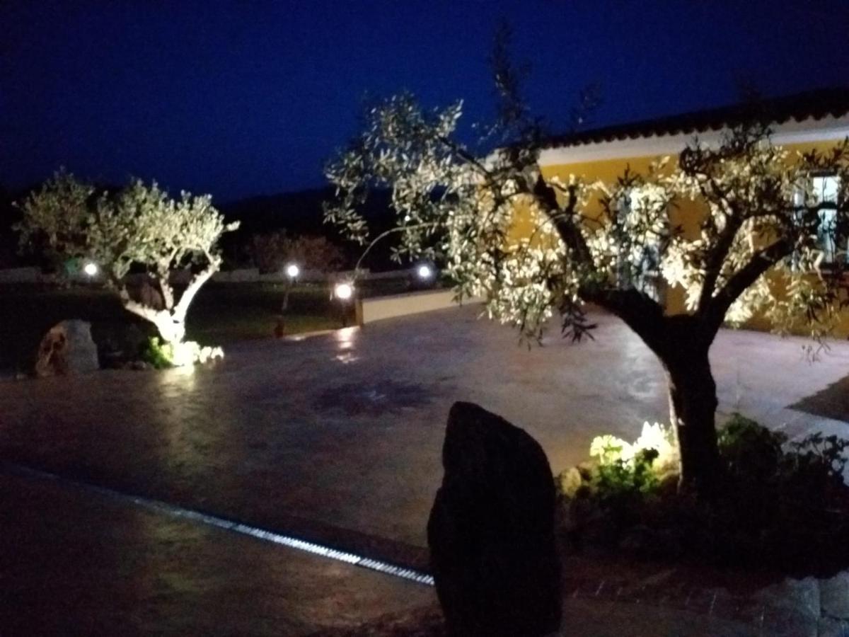 Indipendente Con Piscina Uso Esclusivo Internet Illimitato Villa Siniscola Ngoại thất bức ảnh